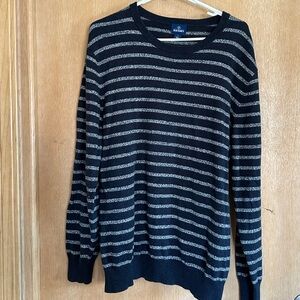 Old Navy men’s sweater